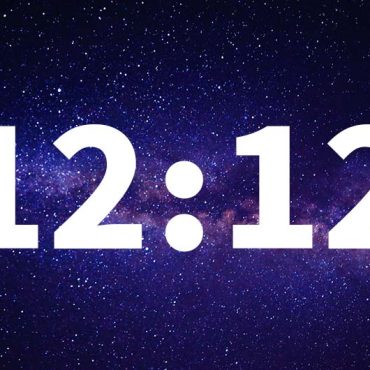معنای عدد تکراری (ساعت آینه) 12:12 در علم اعداد